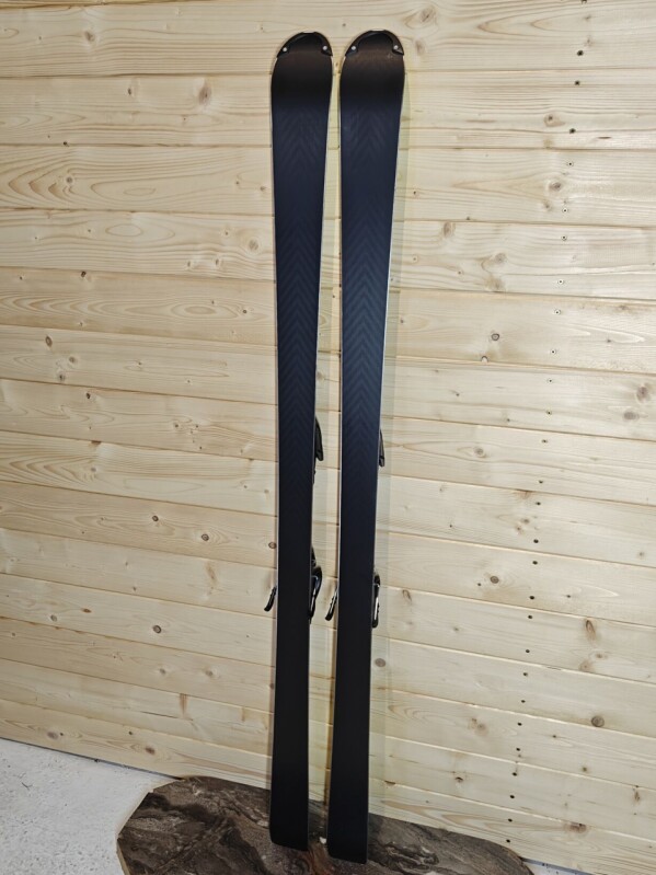 LYŽE VOLKL RACETIGER SL JR 160CM --MODEL 2026--